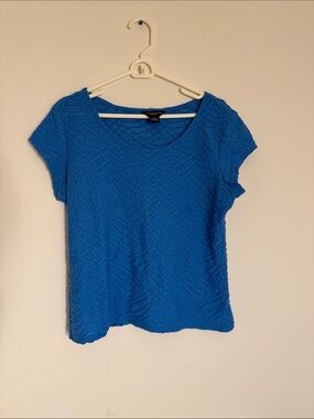 Liz Claiborne Royal Blue Textured Scoop Neck Short Sleeve Top